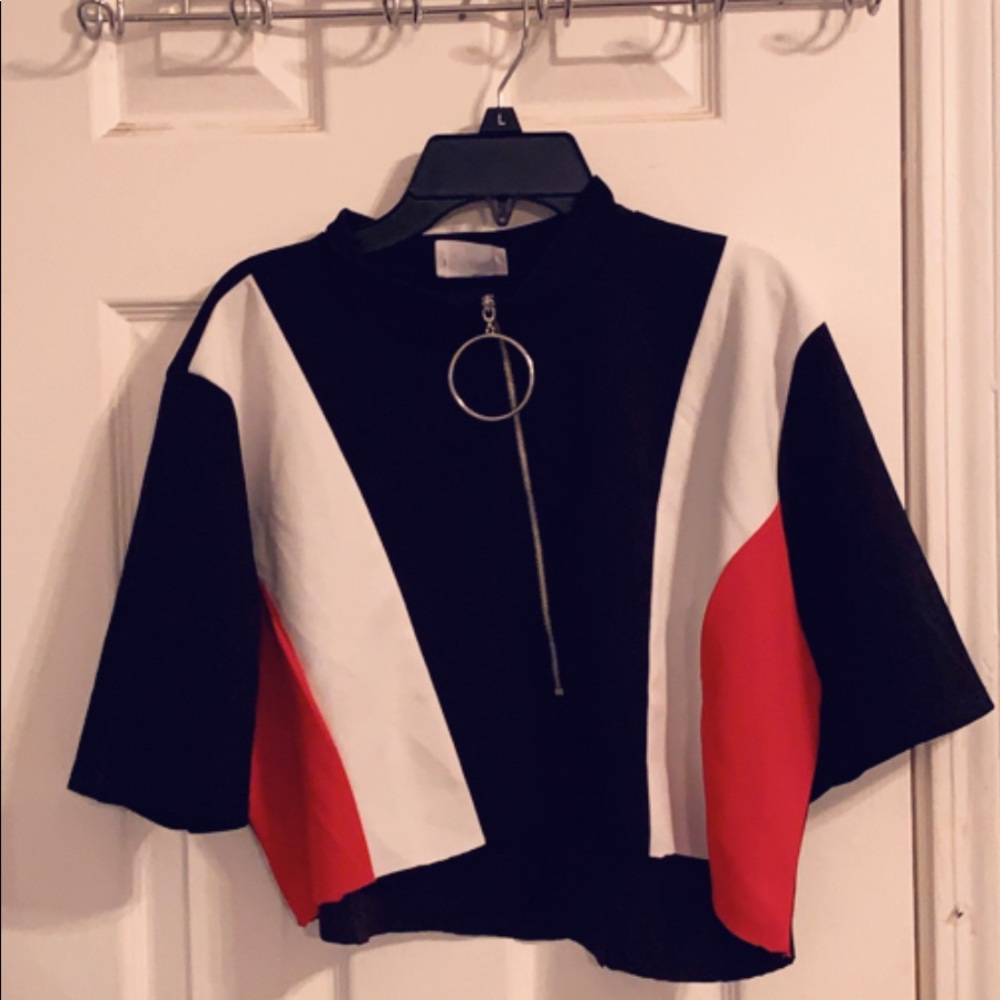 Cropped zip down colored shirt